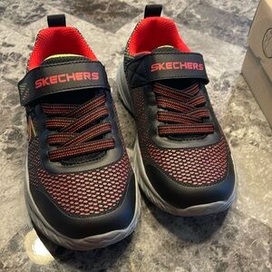 Skechers kids size12, new with box